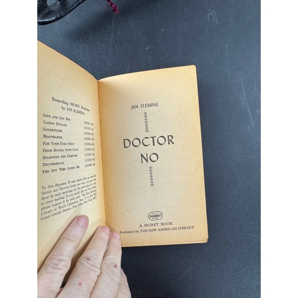Ian Fleming Doctor No‎ James Bond Signet Paperback 1964 14th Printing D2036